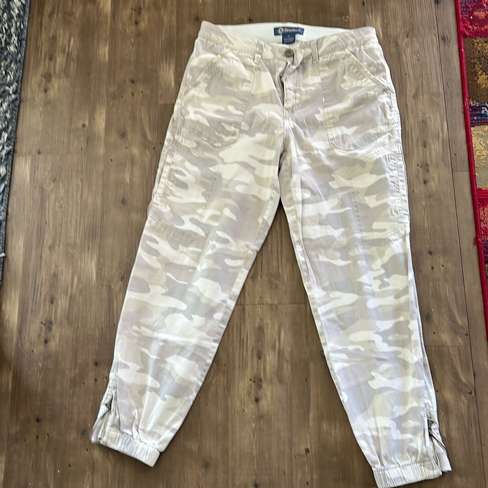 Democracy Absolution Camo Cargo Size 8 high waisted baggy runs large for size 8